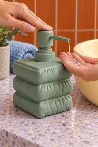 ROSIE Adaçayı Yeşili Katmanlı Kare Seramik Sıvı Sabunluk 500 ml