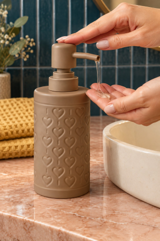 ROSIE Vizon Kabartma Kalp Desenli Yuvarlak Seramik Sıvı Sabunluk 350 ml