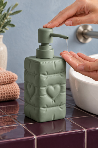 ROSIE Adaçayı Yeşili Renk Kalp Dokulu Kare Seramik Sıvı Sabunluk 350 ml
